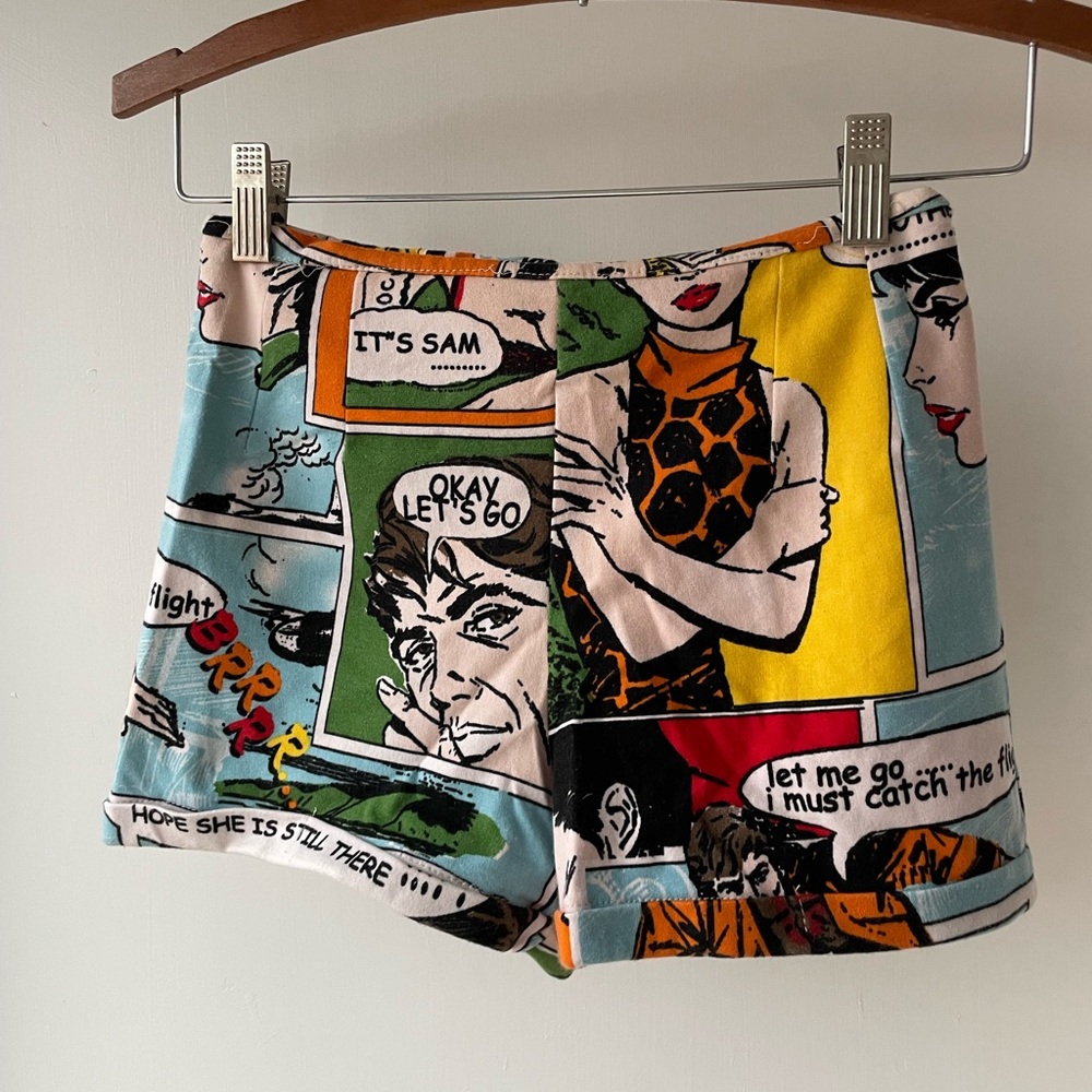 Rare brandy melville comic book shorts!